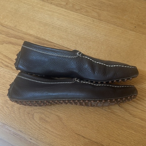 TOD’S LEATHER FLATS Size 10 - Picture 12 of 15